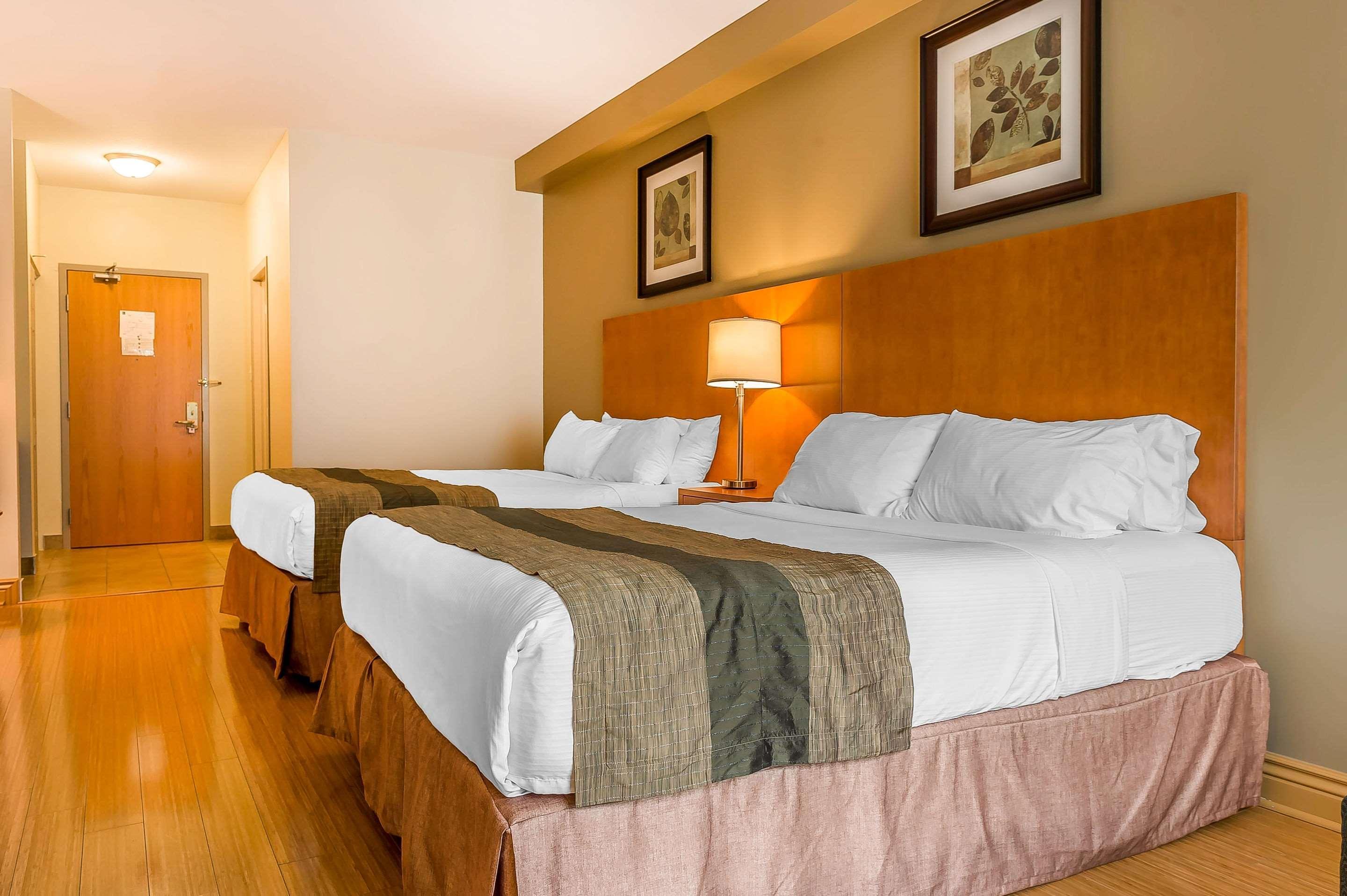 Quality Inn & Suites Hawkesbury Buitenkant foto