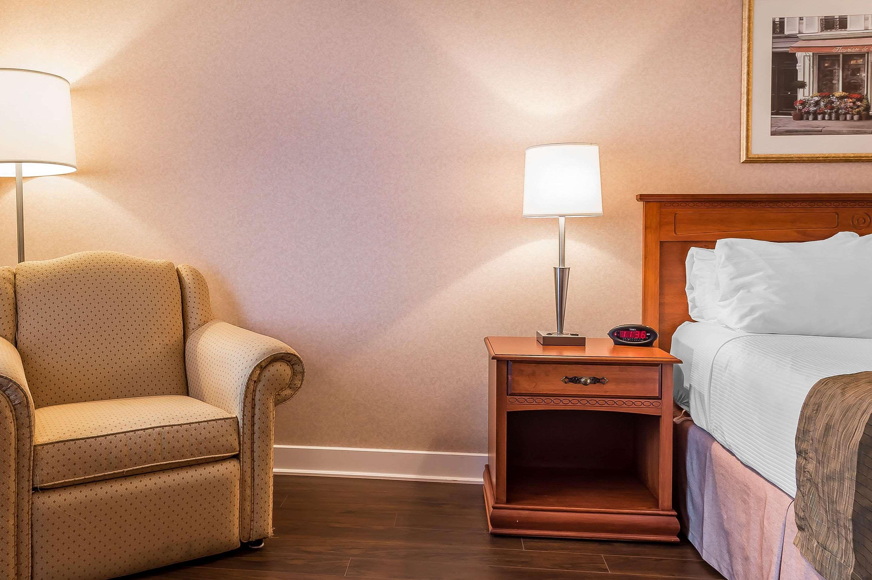 Quality Inn & Suites Hawkesbury Buitenkant foto
