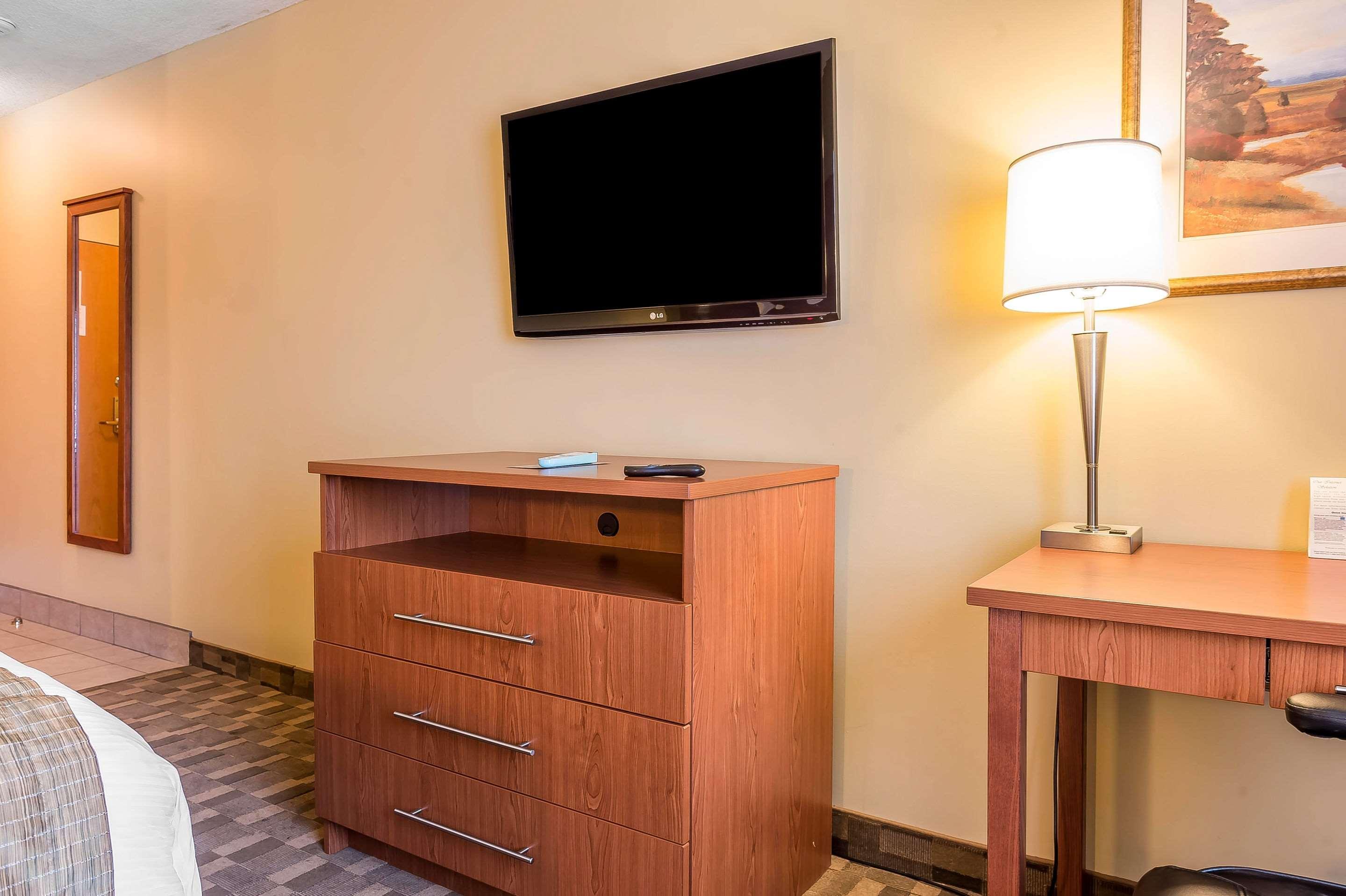 Quality Inn & Suites Hawkesbury Buitenkant foto