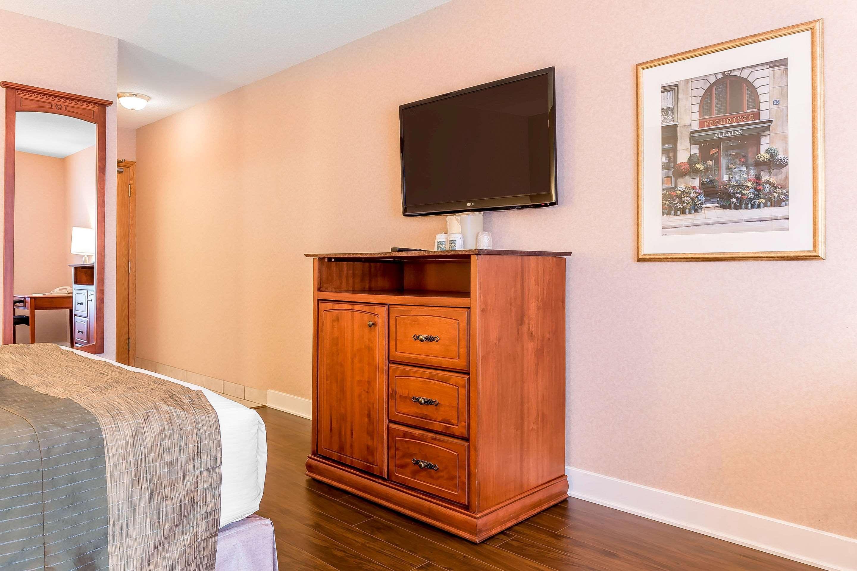 Quality Inn & Suites Hawkesbury Buitenkant foto