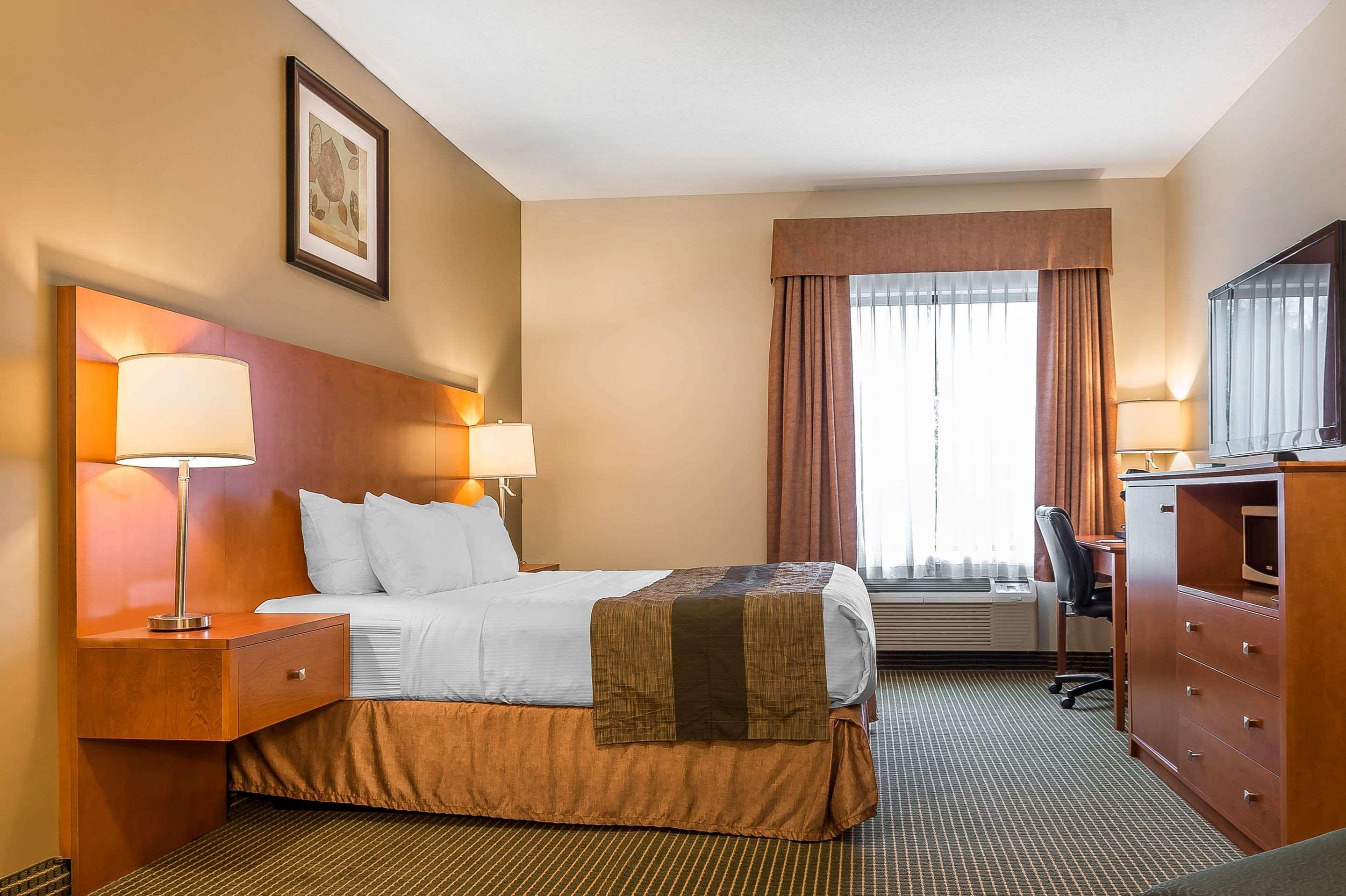 Quality Inn & Suites Hawkesbury Buitenkant foto