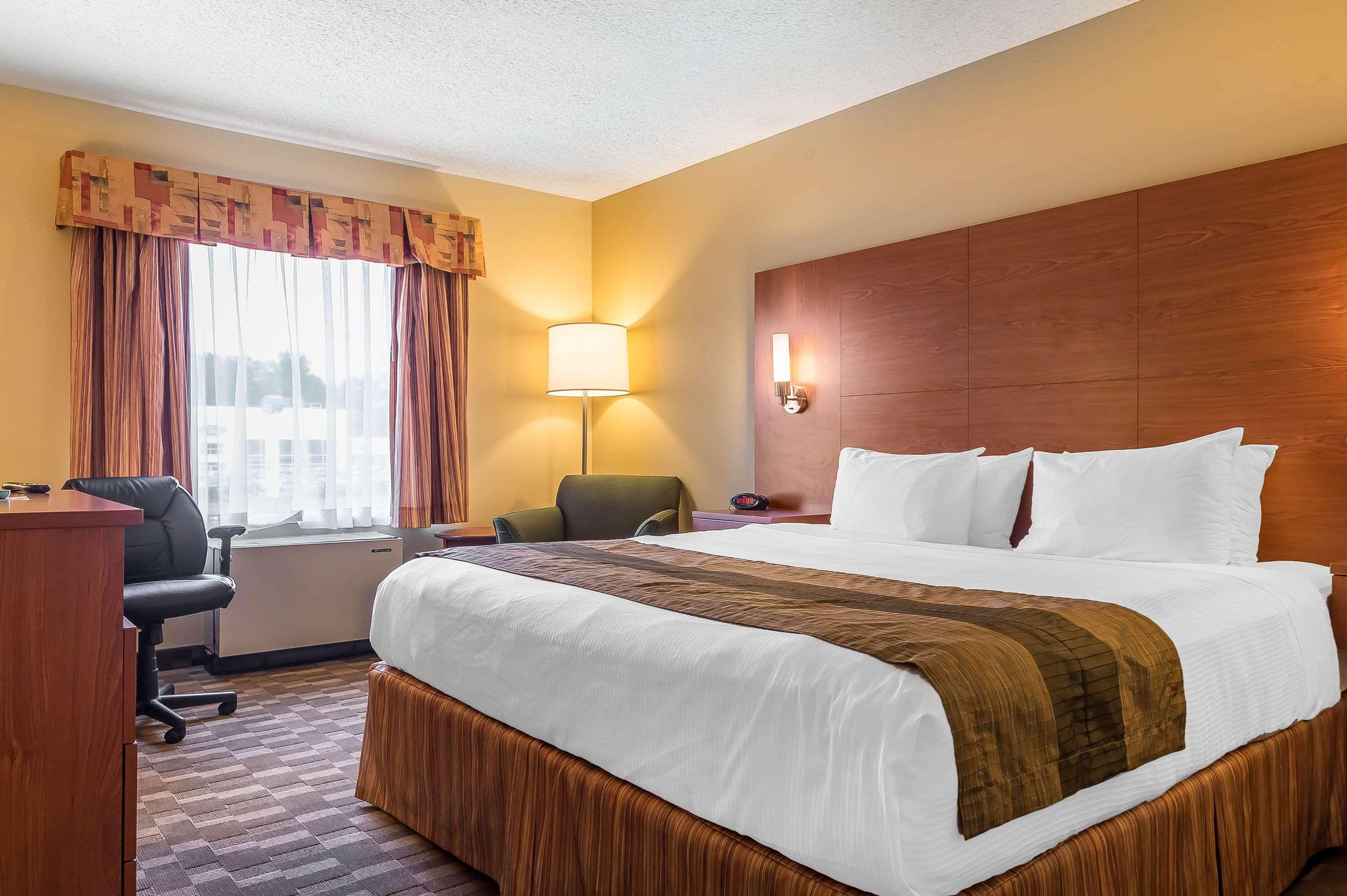 Quality Inn & Suites Hawkesbury Buitenkant foto