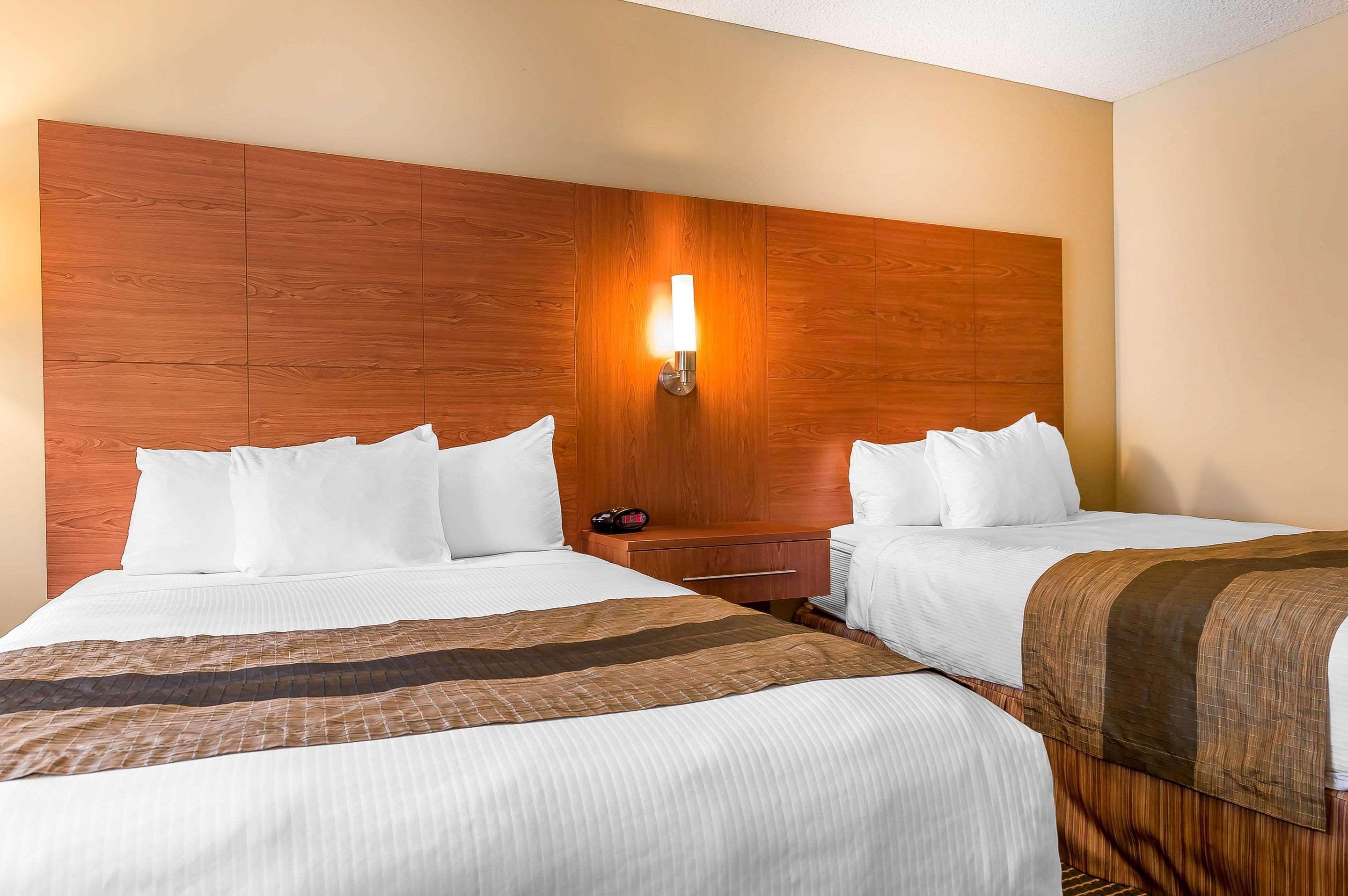 Quality Inn & Suites Hawkesbury Buitenkant foto