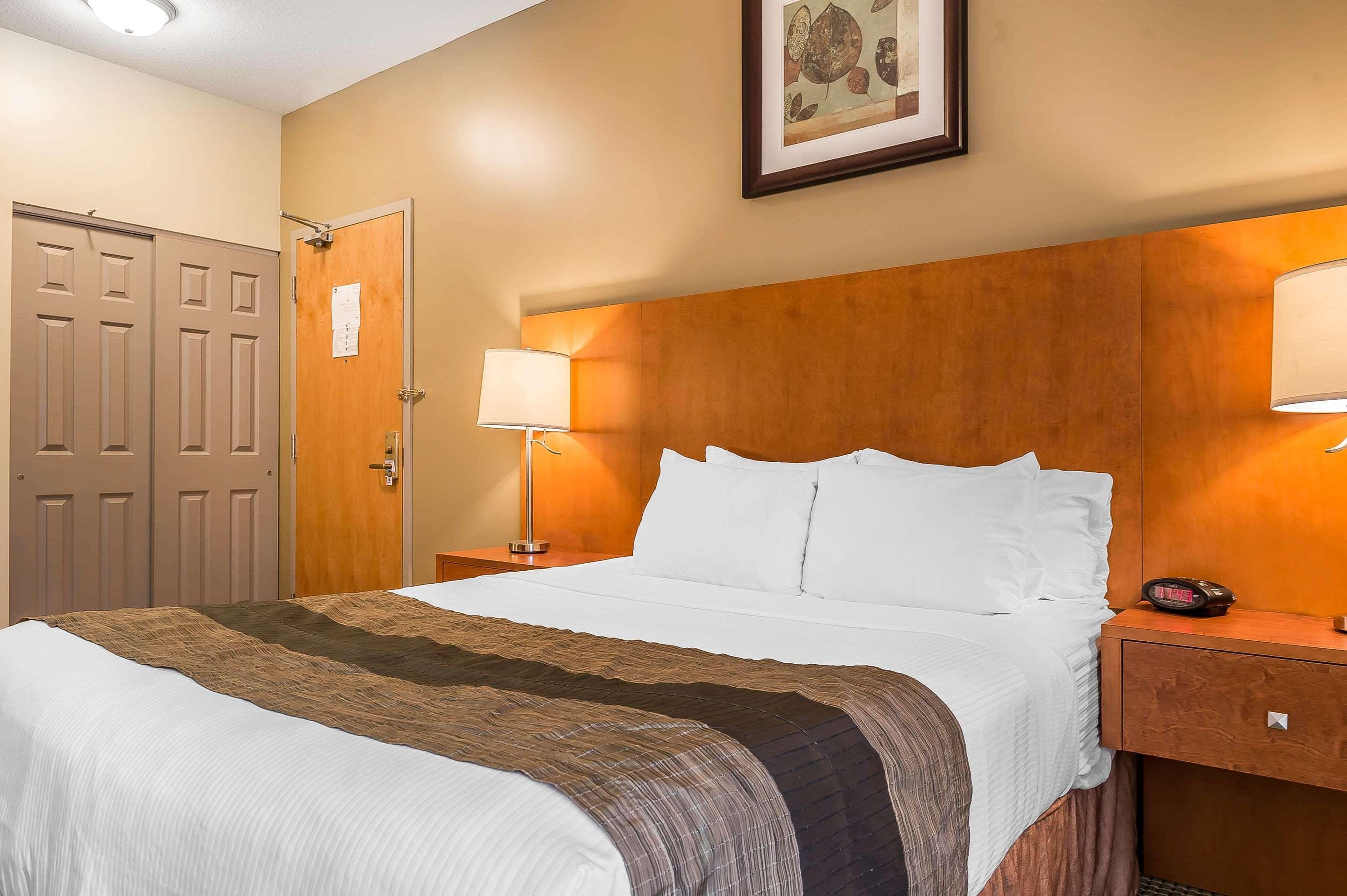 Quality Inn & Suites Hawkesbury Buitenkant foto