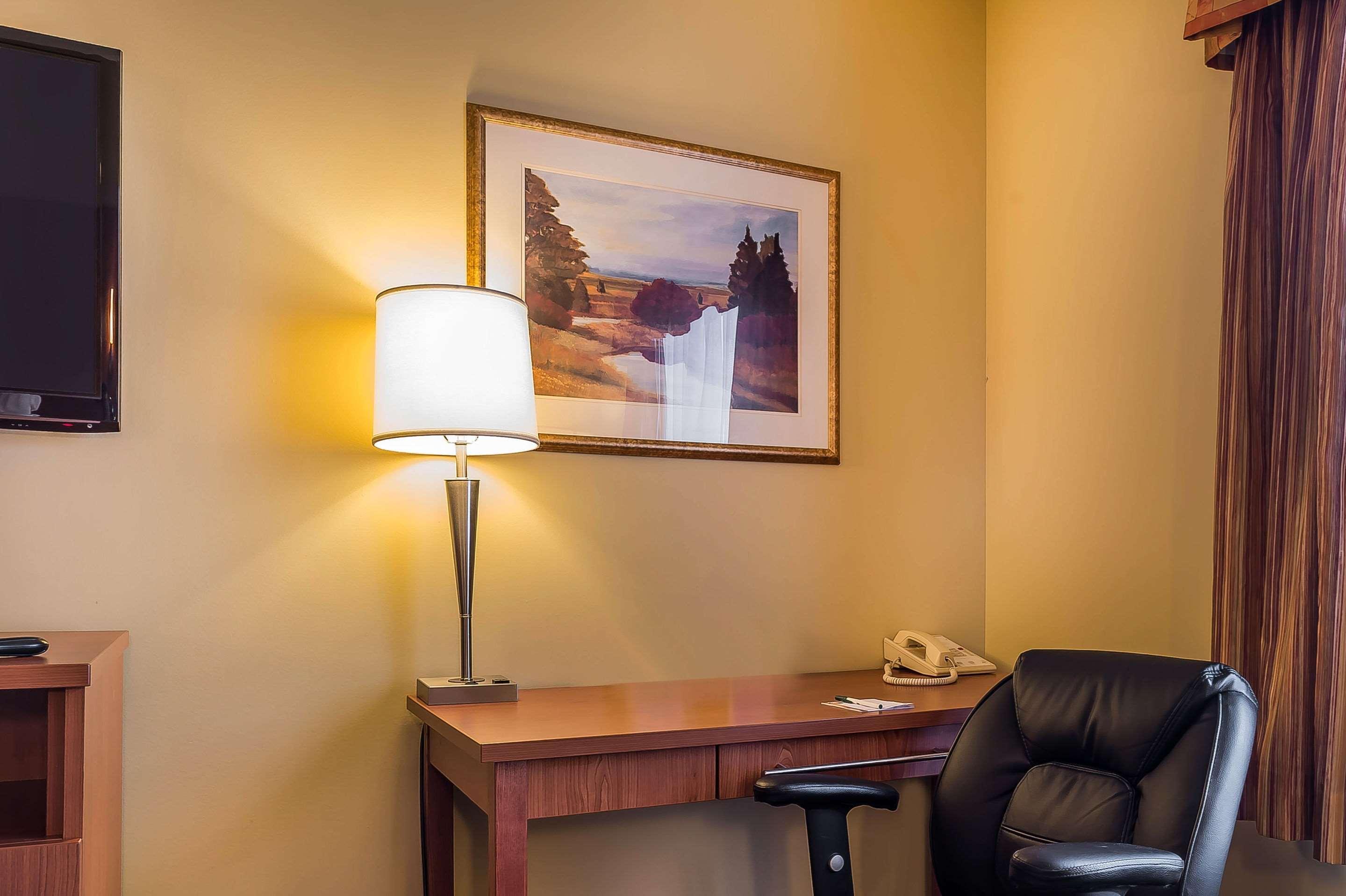 Quality Inn & Suites Hawkesbury Buitenkant foto
