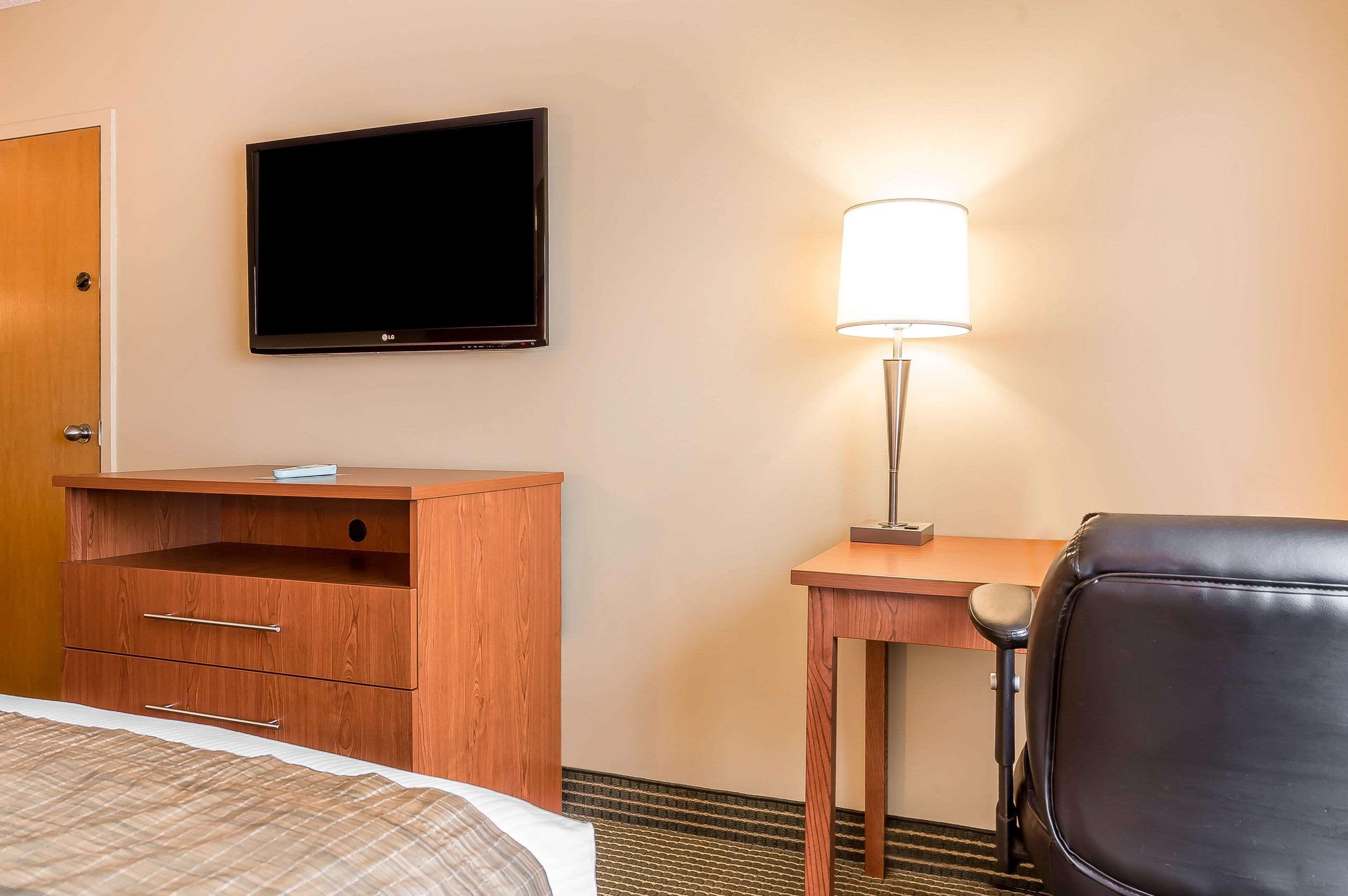 Quality Inn & Suites Hawkesbury Buitenkant foto