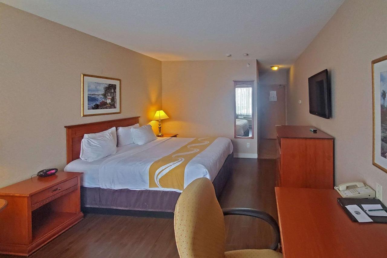 Quality Inn & Suites Hawkesbury Buitenkant foto