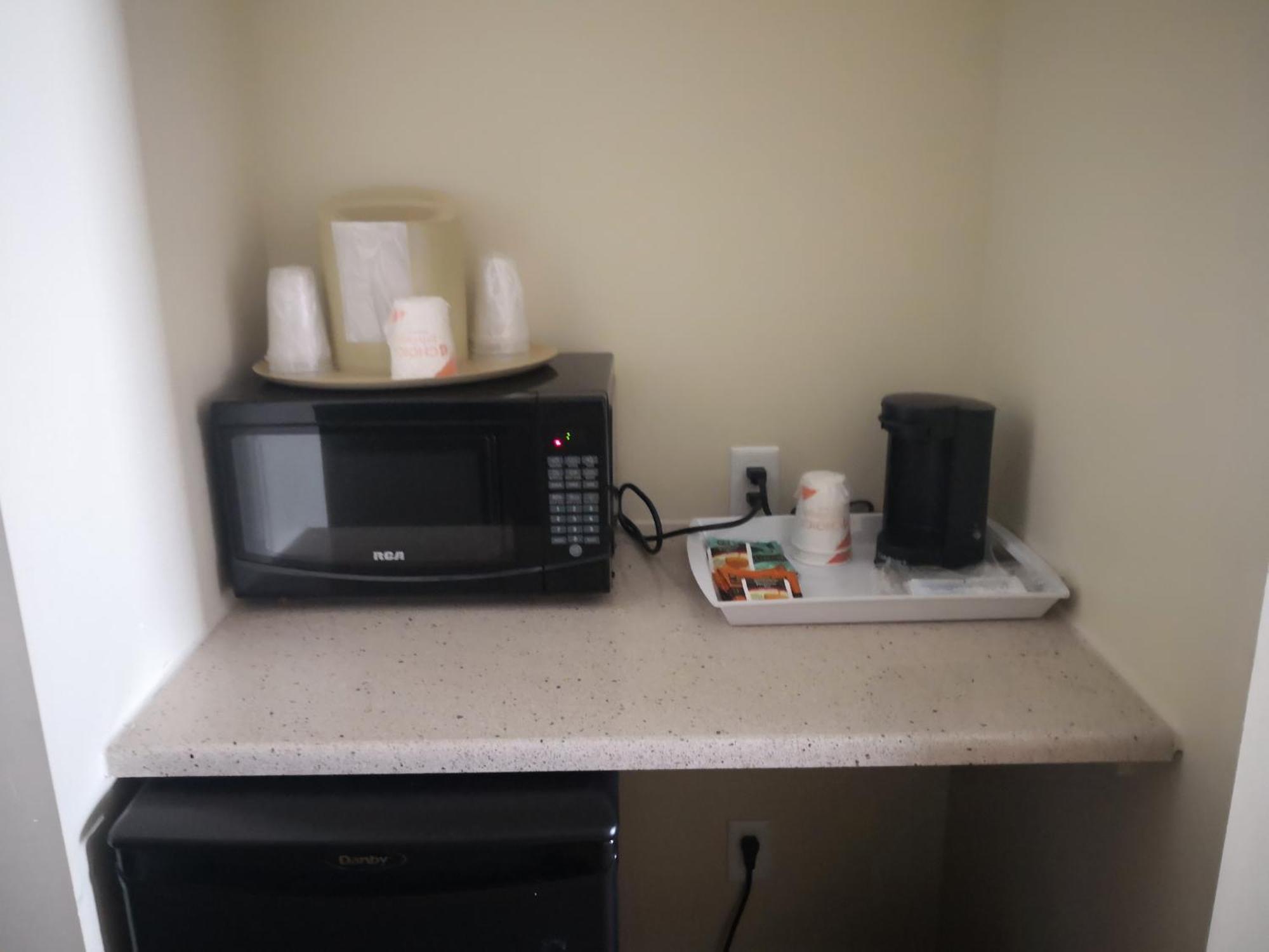 Quality Inn & Suites Hawkesbury Buitenkant foto