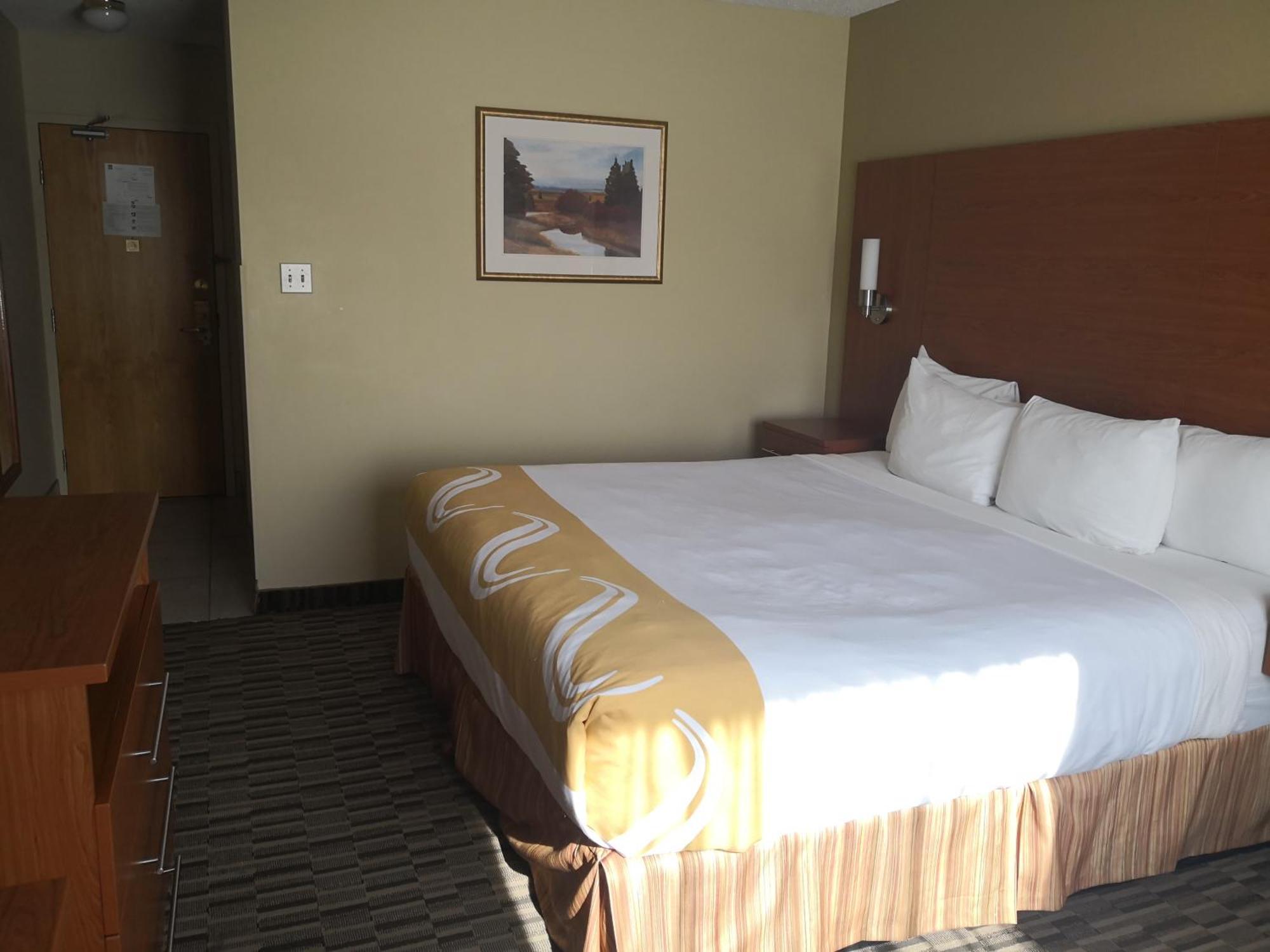 Quality Inn & Suites Hawkesbury Buitenkant foto