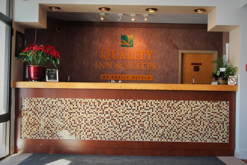 Quality Inn & Suites Hawkesbury Buitenkant foto