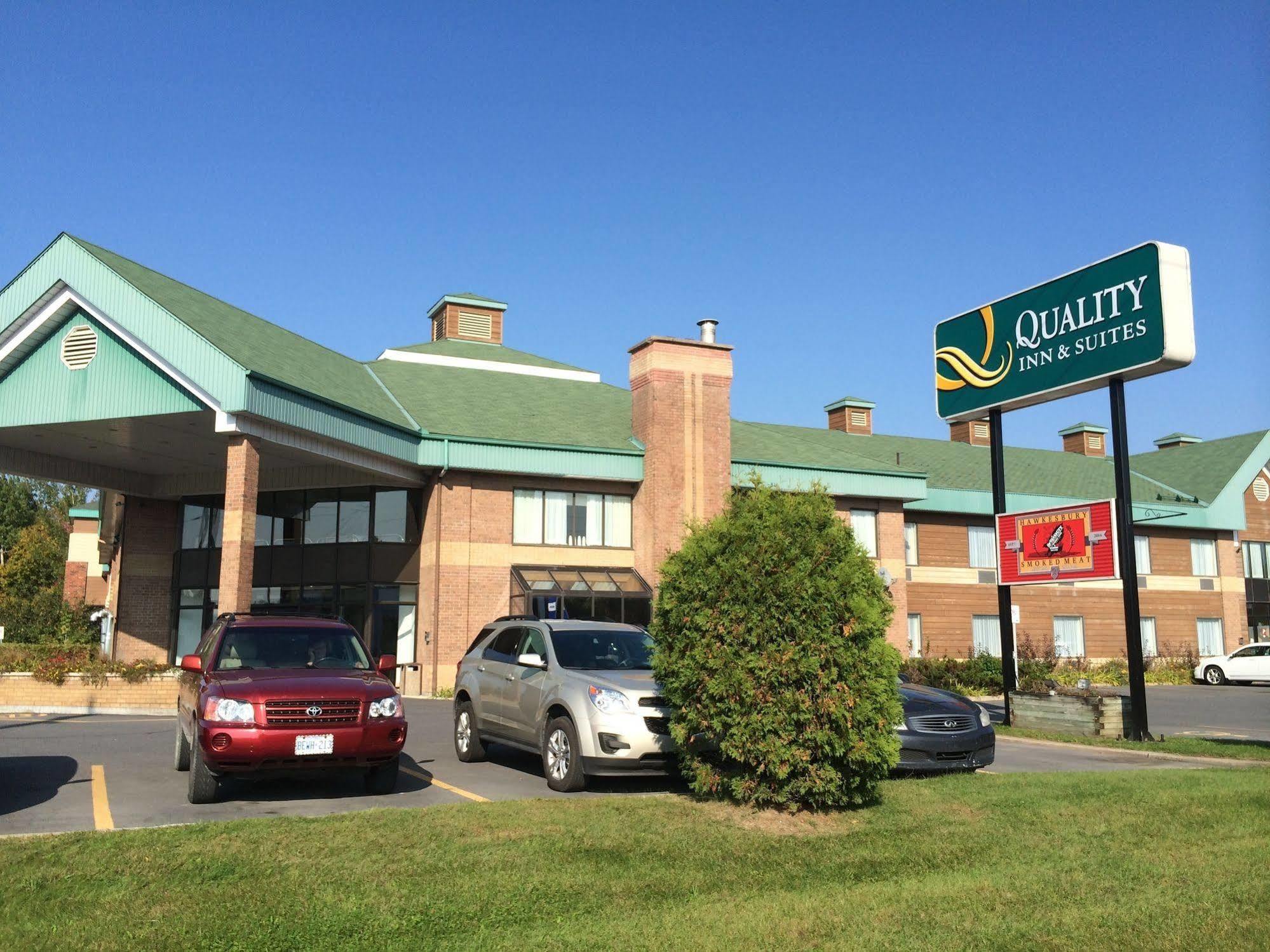 Quality Inn & Suites Hawkesbury Buitenkant foto