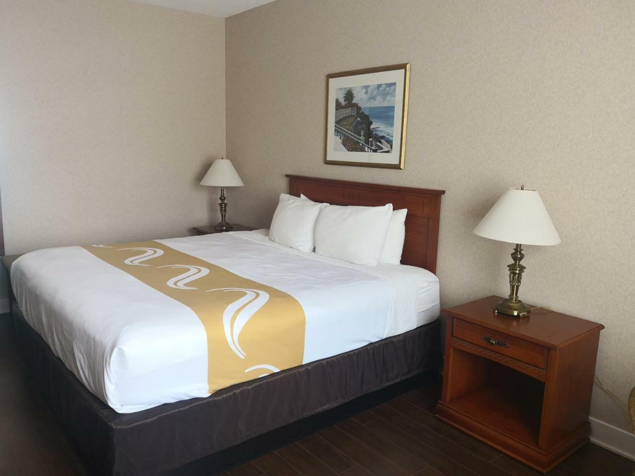 Quality Inn & Suites Hawkesbury Buitenkant foto