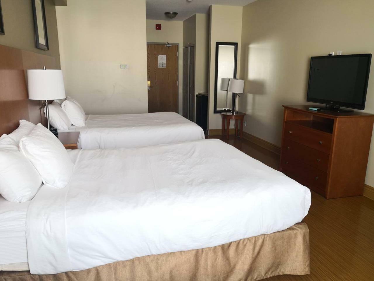 Quality Inn & Suites Hawkesbury Buitenkant foto